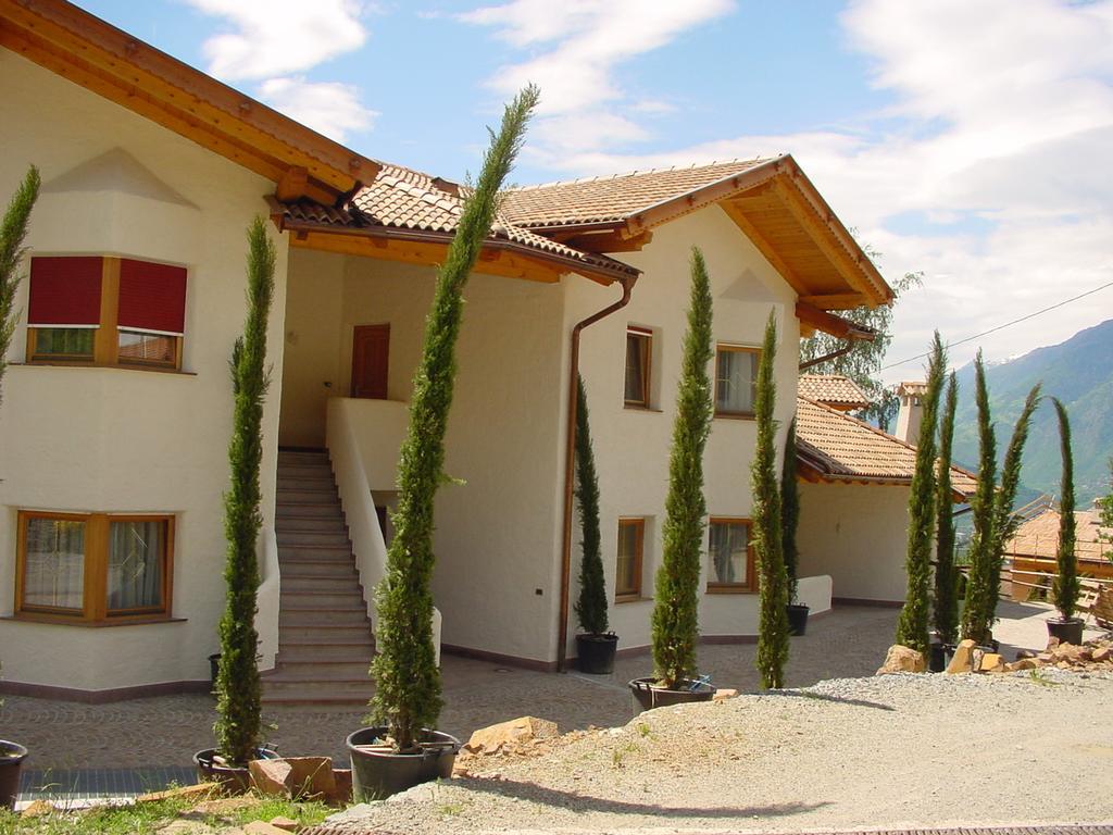 Hammele Appartements Schenna Bagian luar foto